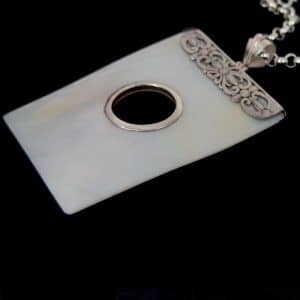 Vintage mother pearl necklace