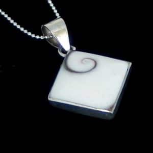Eye Shiva shell necklace
