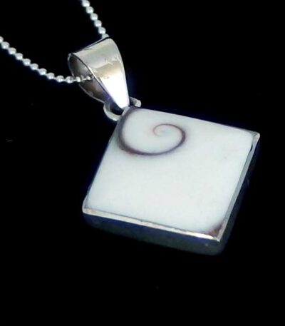 Eye Shiva shell necklace
