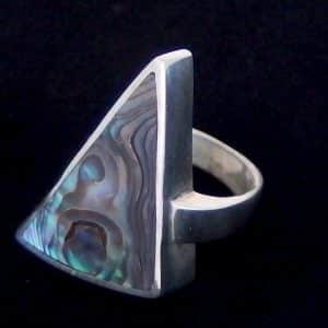 Long finger shell ring
