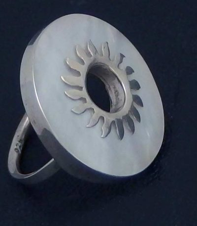 Mother pearl ring