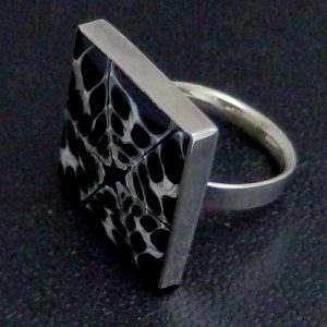 Chunky silver shell ring
