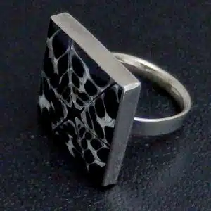 Chunky silver shell ring