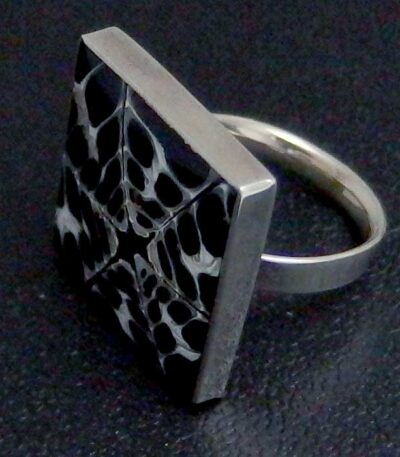 Chunky silver shell ring