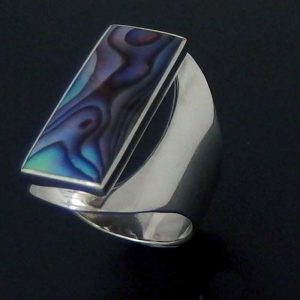 Chunky long finger ring