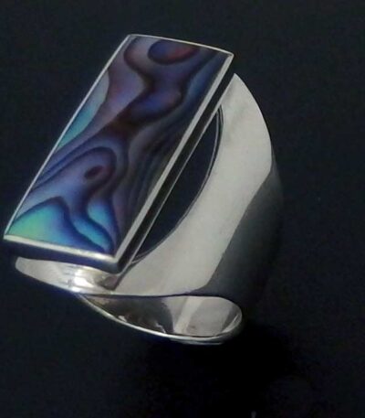 Chunky long finger ring