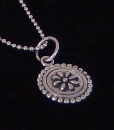 Silver Dainty Daisy Necklace NZ
