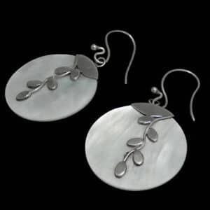 Round Disc Shell earrings